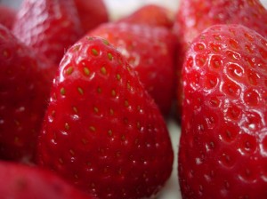 organic strawberries for dry skin